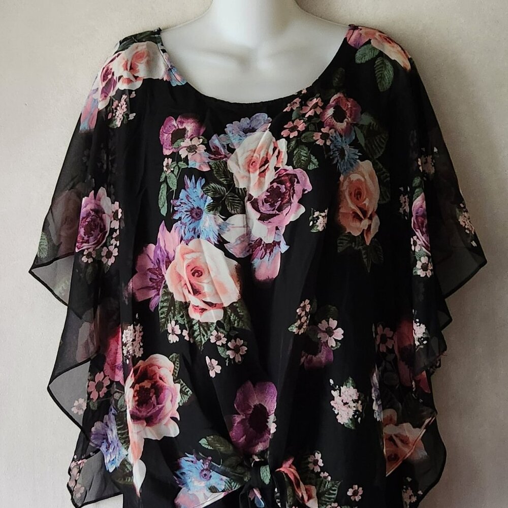 AGB blouse sz L black floral dressy NWT